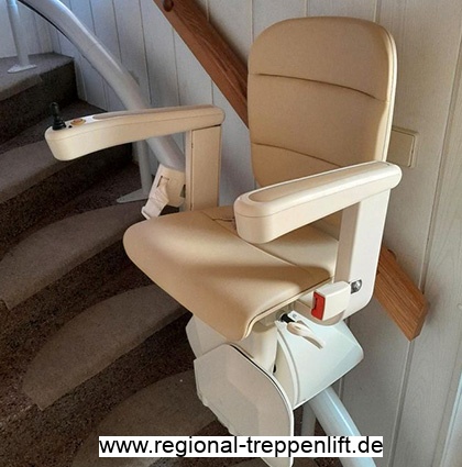 Treppenlift für kurvige Treppe in Buxheim, Oberbayern